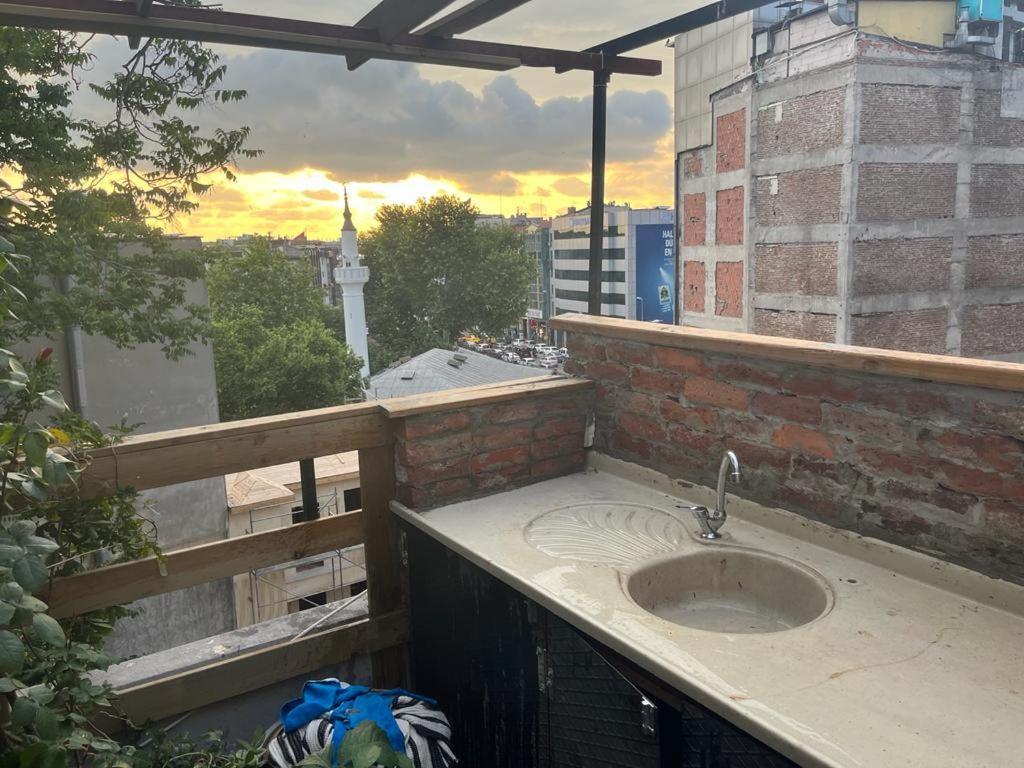 Central Apartment Kadikoy Terrace Bbq Close 2 Block Ferry Bull Metro Nighlife Κωνσταντινούπολη Εξωτερικό φωτογραφία