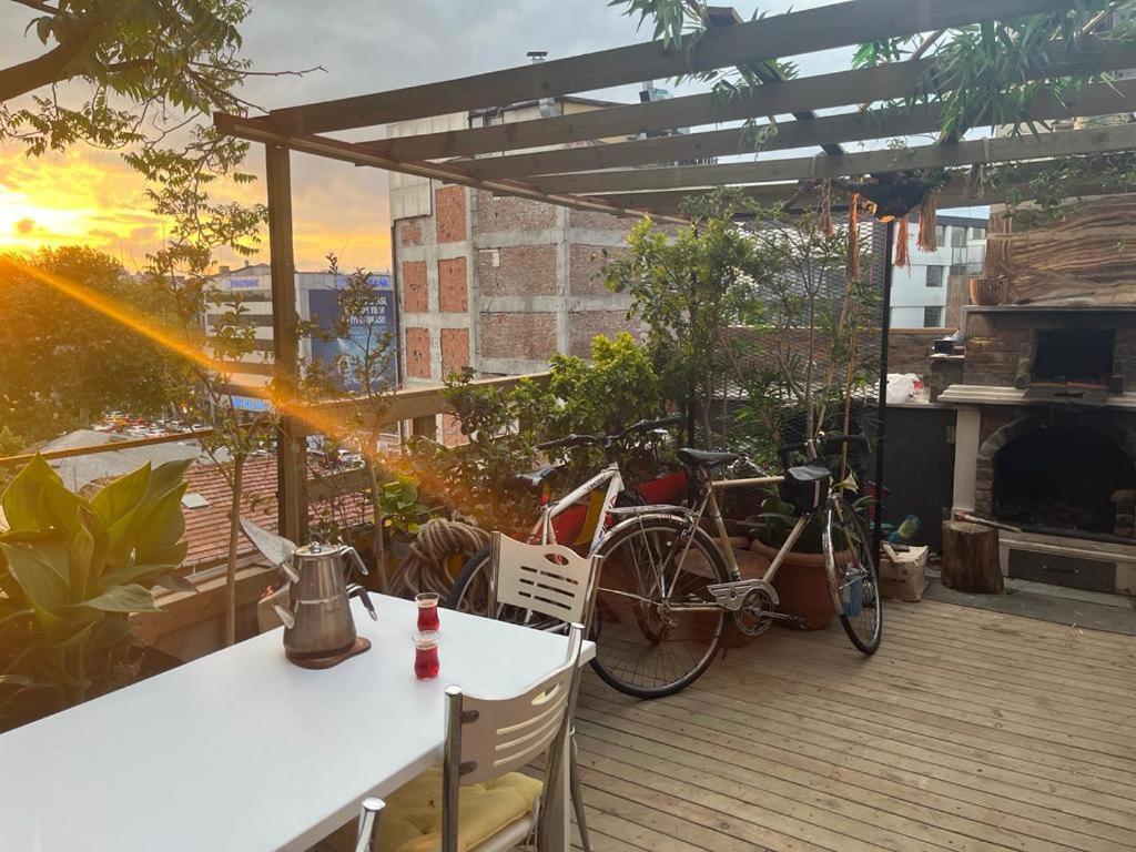 Central Apartment Kadikoy Terrace Bbq Close 2 Block Ferry Bull Metro Nighlife Κωνσταντινούπολη Εξωτερικό φωτογραφία
